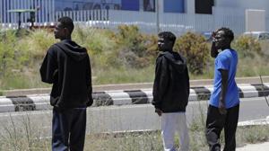 Inmigrantes llegados en el Aquarius, ayer en Cheste