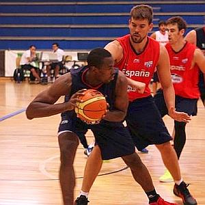 Hedisa Visapa se desnuda en la revista 'Interviú'