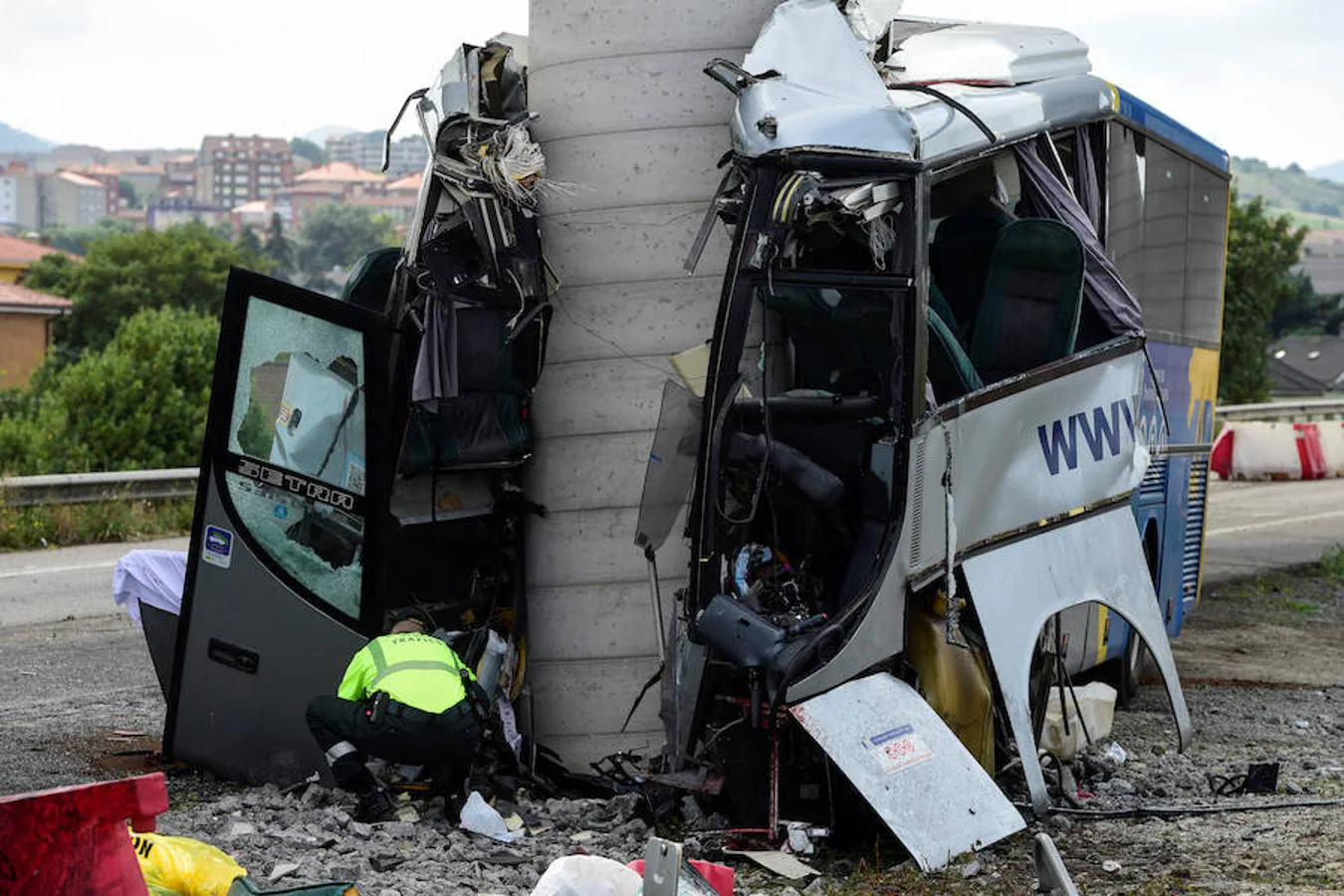 Un Accidente De Autobús En Avilés Deja Varios Muertos Y Decenas De Heridos