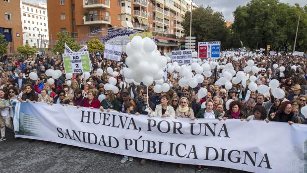 Una de las manifestaciones en demanda de inversiones sanitarias en Huelva