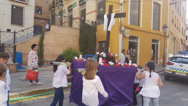 Uno de los tronos participantes en el concurso de Chavicos de Guadix