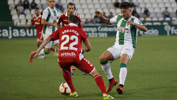 El delantero del Córdoba Chuma, en el partido ante el Nástic