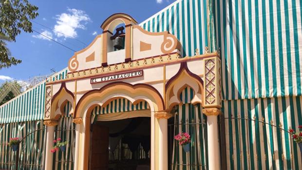 Caseta de la hermandad del Cristo de Gracia de Córdoba en la Feria de Nuestra Señora de la Salud