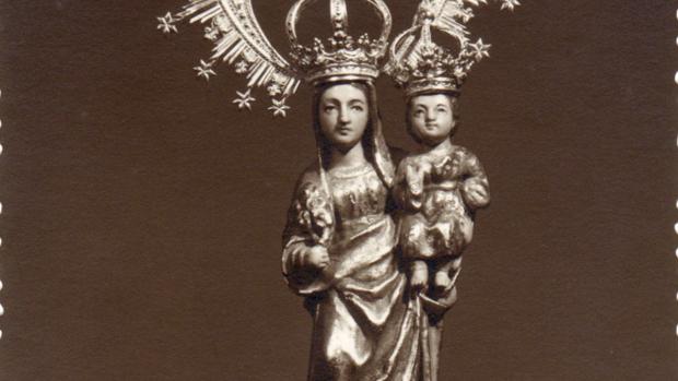 Imagen original de la Virgen de Villaviciosa de Córdoba, de talla completa y sin revestir de plata