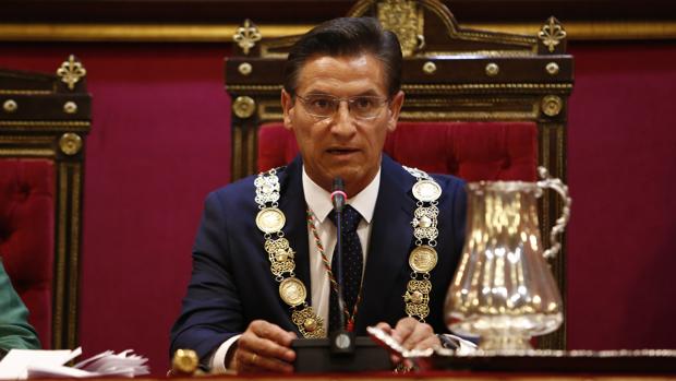 Luis Salvador, de Ciudadanos, en su primera intervención tras ser investido alcalde de Granada