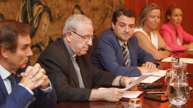Presentación de la Magna Exposición de Nazarenos en el Ayuntamiento