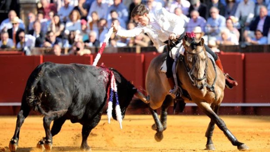 Toros en Sevilla, en directo la corrida de rejones de los