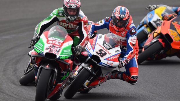 Imagen del incidente entre Espargaró y Petrucci