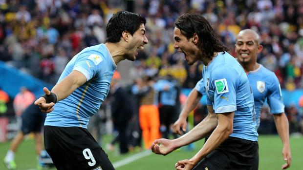 Edinson Cavani y Luis Suárez celebran un gol el pasado Mundial de Brasil