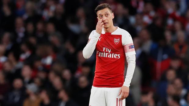 Özil, durante el partido de ida ante el Valencia