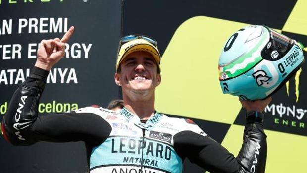 El piloto conileño Marcos Ramírez triunfa en Moto3.