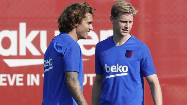 Griezmann y De Jong durante un entrenamiento en la Ciudad Deportiva