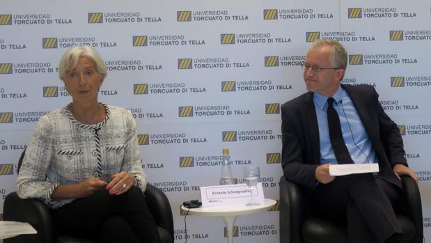 Lagarde (izda) junto al ministro argentino de Finanzas, Nicolás Dujovne (dcha)