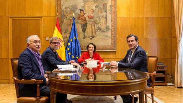 Críticas de la patronal contra las últimas medidas en empleo, adoptadas por el Gobierno