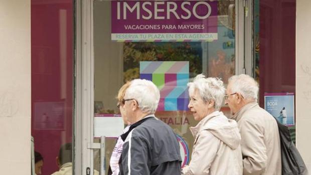 El Imserso organiza los viajes para los mayores