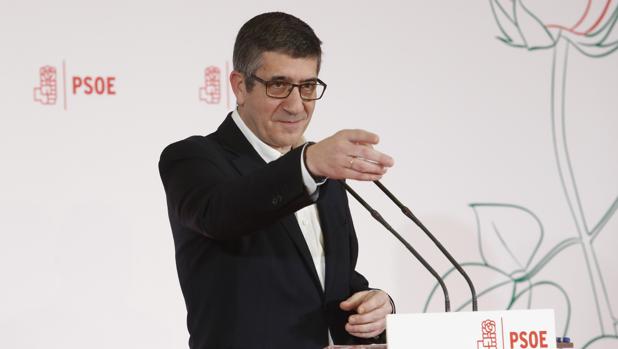 Patxi López, durante su comparecencia de este domingo