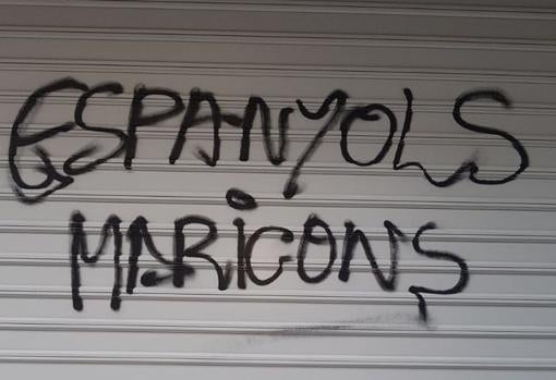 Una de las pintadas en la sede del PSC