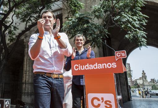 Imagen de Albert Rivera y Toni Cantó en un mitin celebrado en Valencia