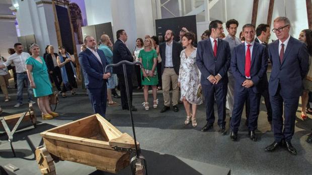 A la inauguración de la exposición acudió el ministro de Cultura José Guirao (a la derecha)