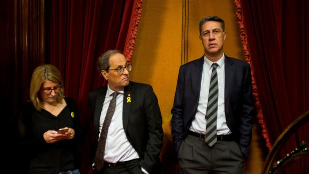 Albiol, en el Parlament, junto a Torra y Artadi