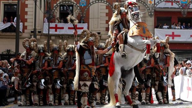 Un momento de la Entrada de Moros y Cristianos de Alcoy