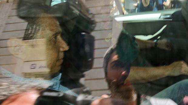 Eduardo Zaplana, en su traslado a prisión