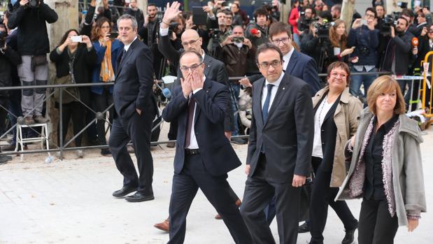 Varios de los líderes del «procés», en noviembre de 2017, en su camino hacia la Audiencia Nacional