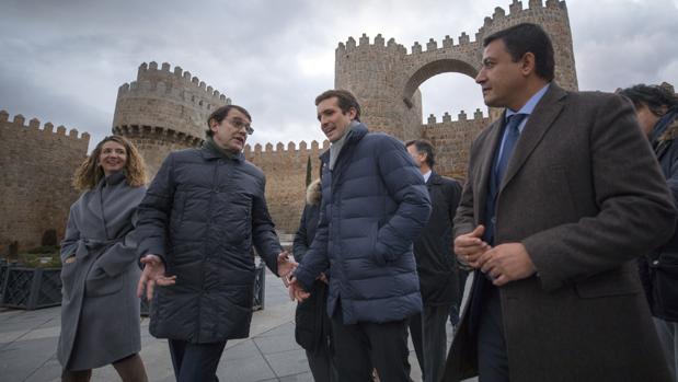Alicia García, Alfonso Fernández Mañueco, Pablo Casado y Carlos García, este jueves en Ávila