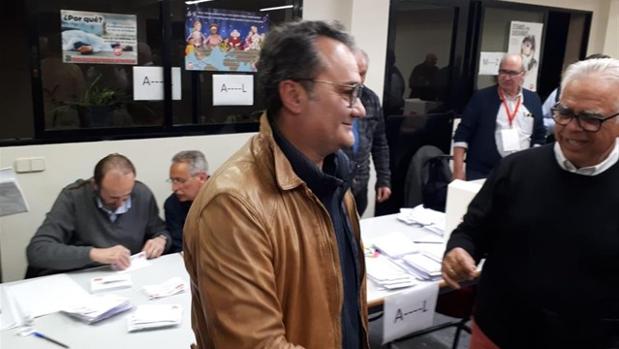 Francesc Sanguin0, durante las votaciones celebradas este domingo