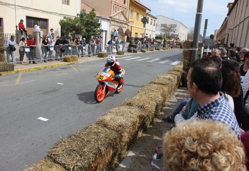 Uno de los pilotos en la carrera de 80 Pro-Series