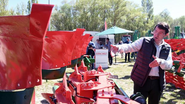 El candidato a la Presidencia de la Junta por el PP, Alfonso Fernández Mañueco, visitó la LIX Feria Nacional de maquinaria agrícola de Lerma