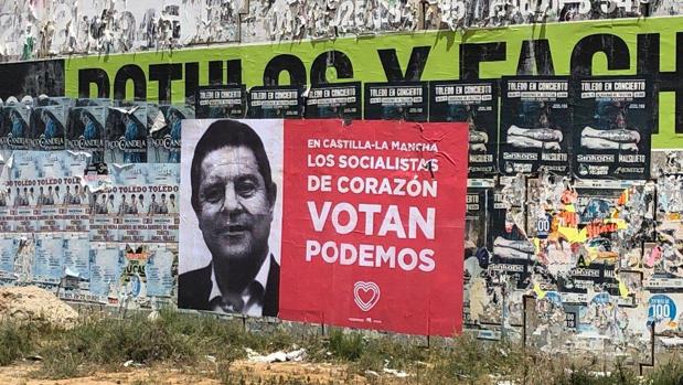 Cartel distribuido por Podemos