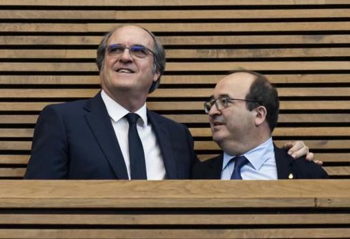 Ángel Gabilondo y Miquel Iceta, en la Cámara autonómica valenciana, este domingo