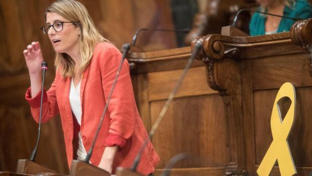 Artadi, este martes en el Ayuntamiento junto al lazo en la silla en la que tenía que haberse sentado Forn