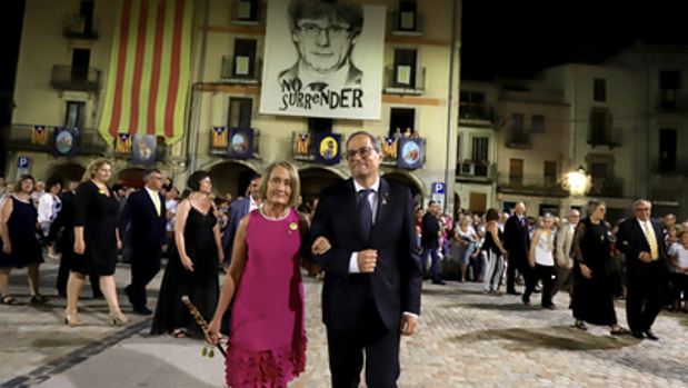 Quim Torra, con la alcaldesa de Amer