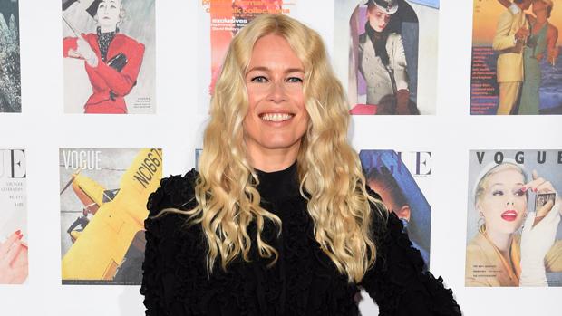 Claudia Schiffer acusada por talar dos arboles