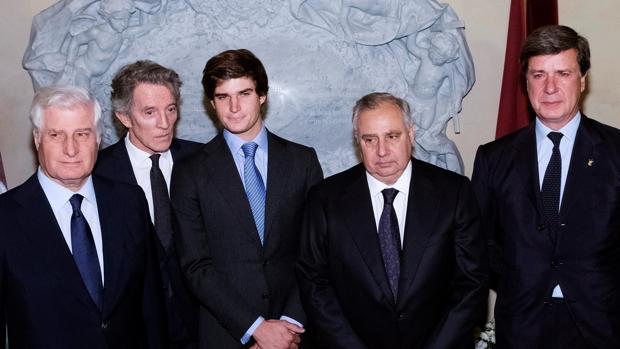 De izq. a der., Carlos Álba, Alfonso Diez, Carlos Fitz-James Stuart y Solís, Fernando y Cayetano Martínez de Irujo