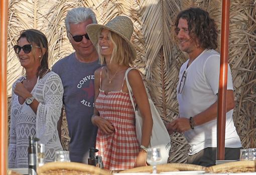 Eugenia Martínez de Irujo, Nancís Rebollo, Carles Puyol y Vanesa Lorenzo
