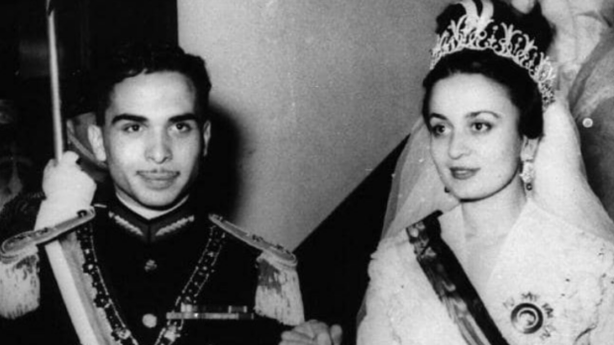 Muere la Princesa Dina de Jordania, primera mujer del Rey Hussein I y gran oprimida de la corte