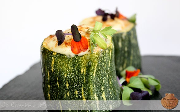 Calabacines rellenos de setas y jamón ibérico