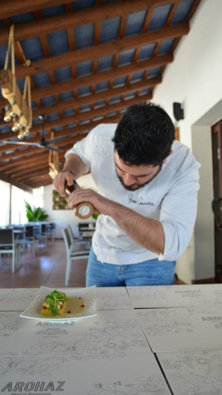 Pedro busca el toque divertido en cada plato para que sea una fiesta de sabores