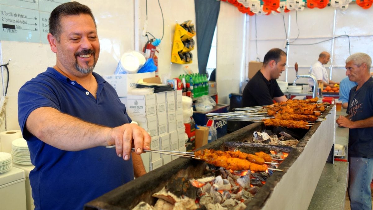 Los pinchitos de la caseta Los Pinchos fueron los pioneros en la feria