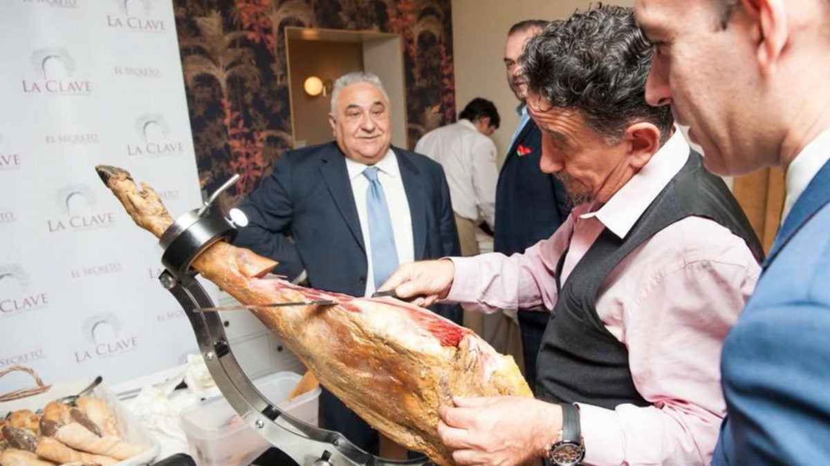 Florencio Sanchidrián durante una exhibición en el restaurante La clave