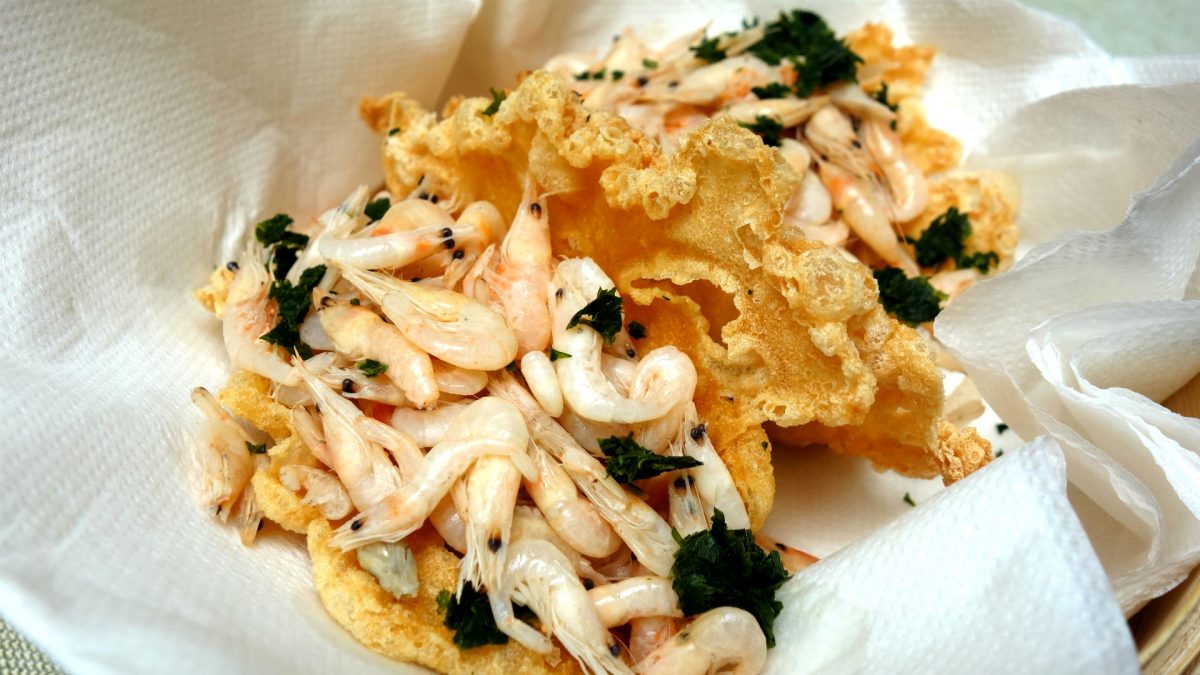 Taco de tortillita de camarón, la tapa 'Una de pescaíto' de Arrebol.