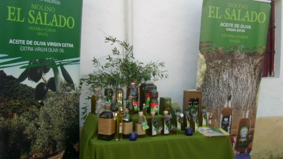 Stand de productos de la empresa Molino El Salado, de Olvera, acogida a la DOP Sierra de Cádiz.
