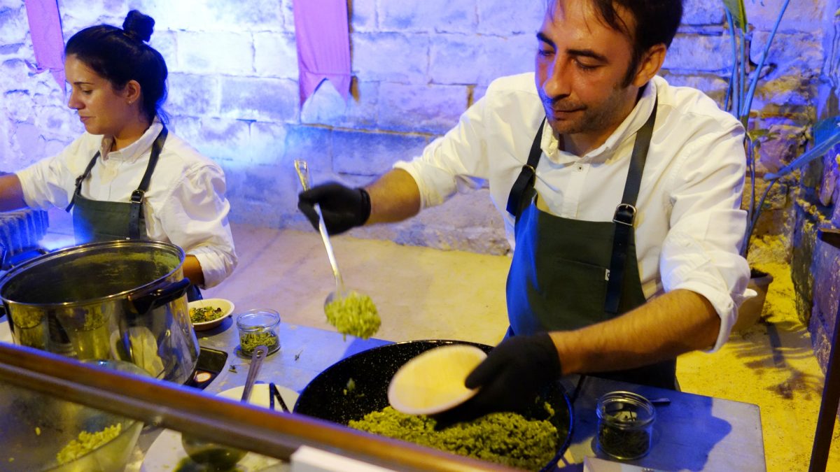 Uno de los atractivos era el stand que ofrecía arroz con plancton de Aponiente.