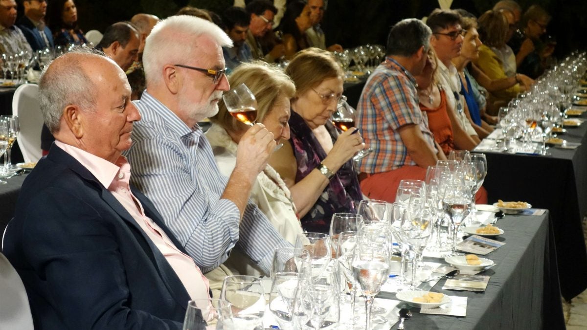 En la cata de Bodegas fundador se pudieron degustar losvinos que se sirven en el Palacio de Buckingham en Londres