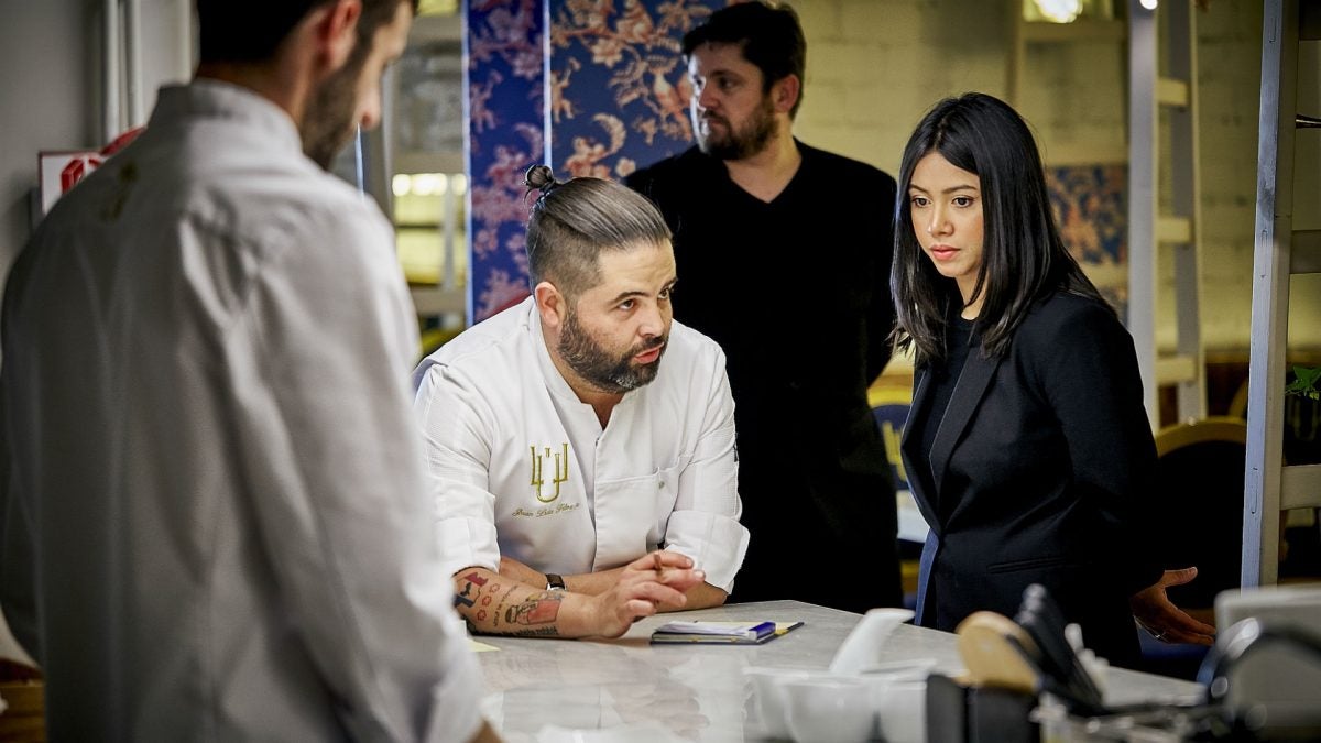 Juan Luis junto a su equipo de Lú, cocina y alma.