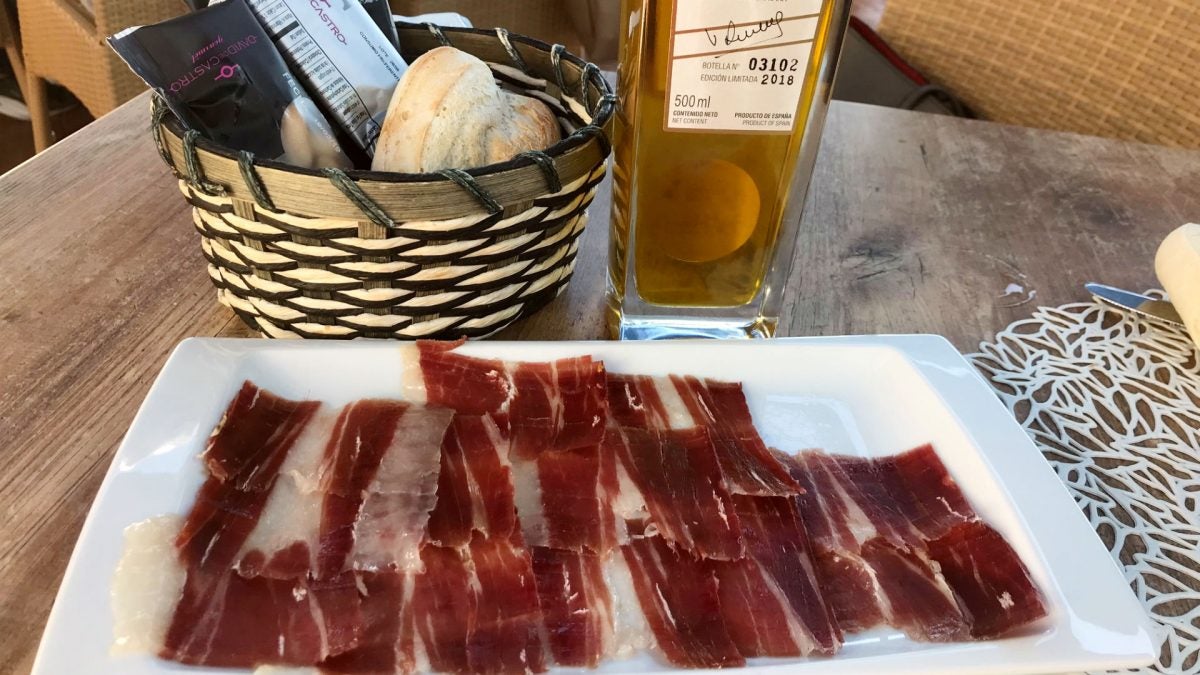 El jamón estaba perfectamente cortado a cuchillo y era de gran calidad. | G.C.