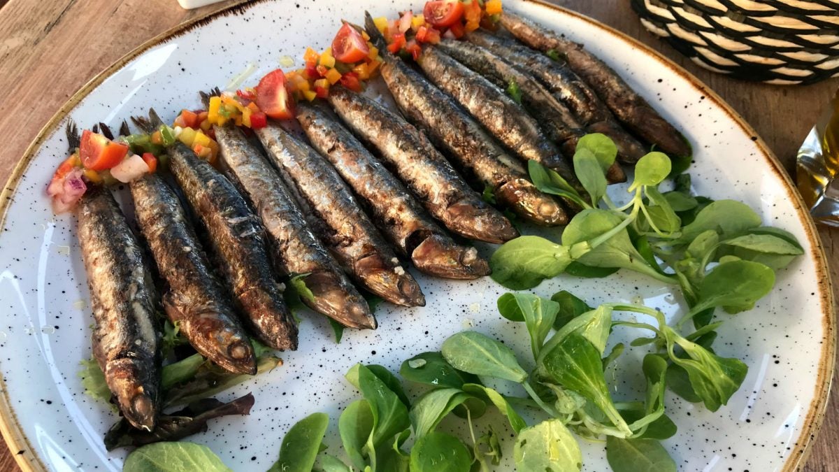 Una recomendación, boquerones a la plancha, de buen tamaño y calidad. |G.C.